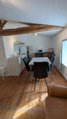 Cuisine ou kitchenette dans l'établissement House floor