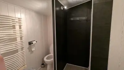 Salle de bains dans l'établissement House floor