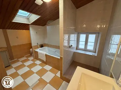 Plan de l'établissement Maison de ville au cœur des Essarts - FR-1-426-610