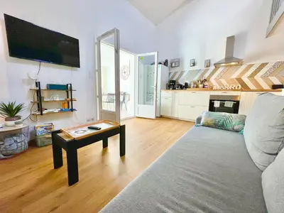 Cuisine ou kitchenette dans l'établissement Maison plage à pied avec piscine - Terrasse privée