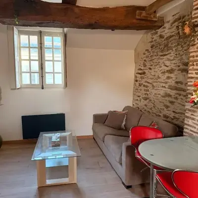 Cocon en pierre au coeur des rues de Nantes