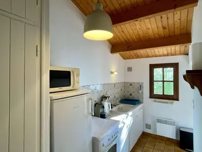 Cuisine ou kitchenette dans l'établissement NO000-2CG Mais 2 pièces mezzanine - 4 couchages NOIRMOUTIER EN L'ILE