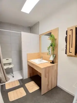 Salle de bains dans l'établissement Appartement Vivre un moment face au château