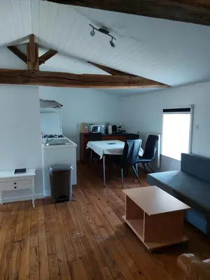 Cuisine ou kitchenette dans l'établissement Étage Maison