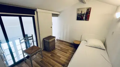 Un ou plusieurs lits dans un hébergement de l'établissement Les Vertmarines, maison refaite à neuf, piscine