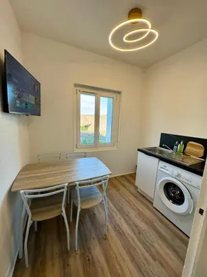Cuisine ou kitchenette dans l'établissement Paul Bert#4 - Newly renovated 2-bedroom apartment near Chantiers