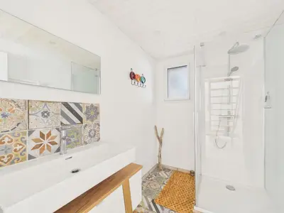 Salle de bains dans l'établissement Maison pour 7 avec jardin, plage à proximité
