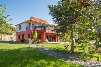 Jardin de l'établissement Homgaïa chambres d'hôtes