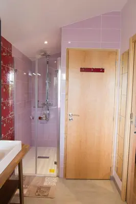 Salle de bains dans l'établissement Homgaïa chambres d'hôtes