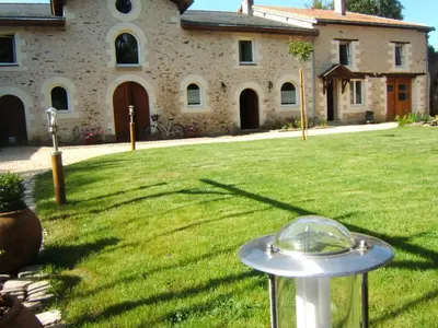 Jardin de l'établissement Au Détour des Pas Enchantés