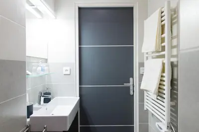 Salle de bains dans l'établissement Unsejouranantes - Le Magellan