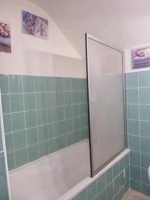 Salle de bains dans l'établissement L'Ermitage