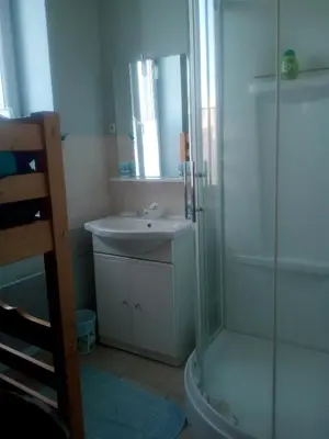 Salle de bains dans l'établissement L'Ermitage