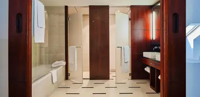 Salle de bains dans l'établissement Le Mauritia Hotel et Spa