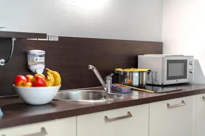 Cuisine ou kitchenette dans l'établissement Zenitude Hôtel-Résidences Nantes Métropole
