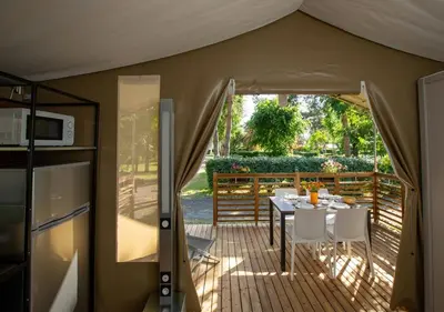 Balcon ou terrasse dans l'établissement Camping Le Both d'Orouet