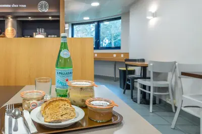 Nourriture dans l'hôtel ou à proximité