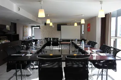 Espace de conférence ou salle de réunion dans l'établissement The Originals City, Hotel Novella Confort, Nantes Est