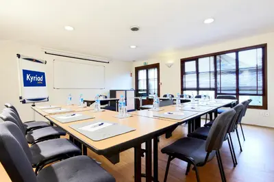 Espace de conférence ou salle de réunion dans l'établissement Kyriad Angers Sud Ponts-De-Cé