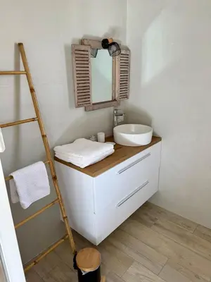 Salle de bains dans l'établissement Chambre d´hôtes La Jonchère