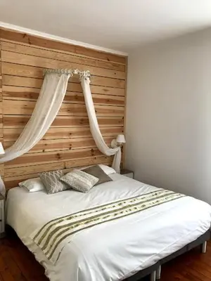 Un ou plusieurs lits dans un hébergement de l'établissement L'hostellerie de Sèvremont