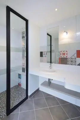 Salle de bains dans l'établissement Logis Hôtel Domaine du Moulin Cavier - Restaurants & Spa