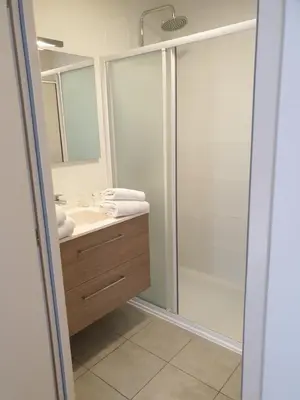 Salle de bains dans l'établissement L'Hotellerie de la Toile à Beurre