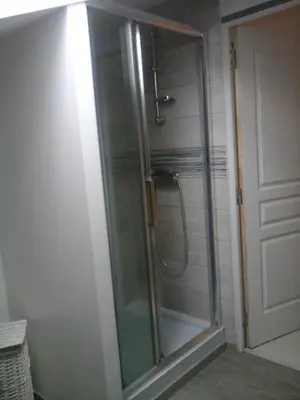 Salle de bains dans l'établissement Maison au calme