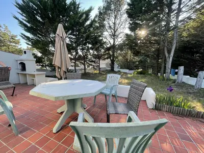 Jardin de l'établissement Maison avec accès direct à la plage, 2 terrasses, jardin clos, 3 chambres, parking privé à La Guérinière - FR-1-224B-492