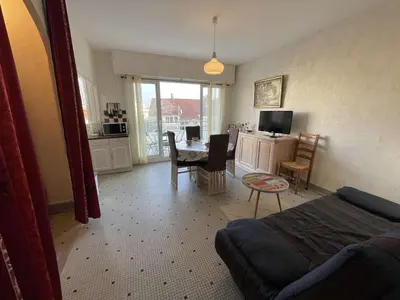 Télévision ou salle de divertissement dans l'établissement Studio alcôve 4 pers à 50m de la plage avec balcon et cave vélos, Saint-Jean-de-Monts - FR-1-224C-448