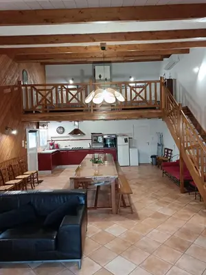 Cuisine ou kitchenette dans l'établissement Gîte le logis