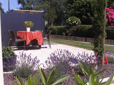Jardin de l'établissement Gîte le logis