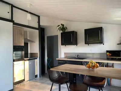 Cuisine ou kitchenette dans l'établissement Chez Dominique et Bruno à 20 mm du PuyduFou