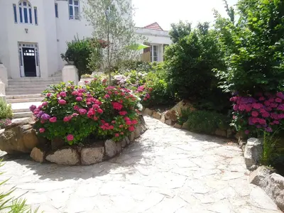 Jardin de l'établissement Hôtel De La Barbacane