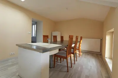 Coin salon dans l'établissement 20 min Puy du F ou maison entiere 3 chambres 9 personnnes MAULEON