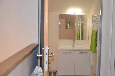 Salle de bains dans l'établissement Gîte au Haras