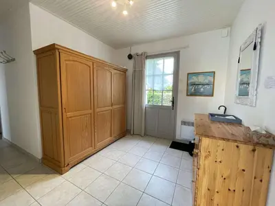 Cuisine ou kitchenette dans l'établissement Maison confortable 5 pièces, 8 couchages, proche plage et commerces, avec jardin, terrasse et WiFi. - FR-1-224B-477