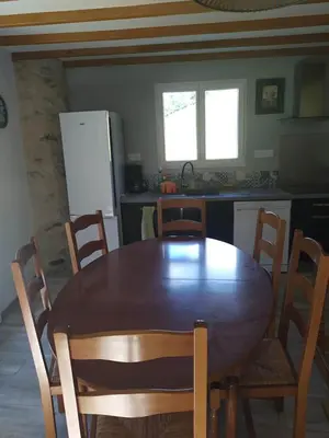 Cuisine ou kitchenette dans l'établissement Au Fil de l'Eau