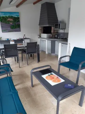 Cuisine ou kitchenette dans l'établissement Chambre d'hôte le Bois Joli