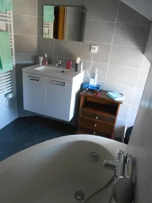 Salle de bains dans l'établissement Gîte Puy Morin