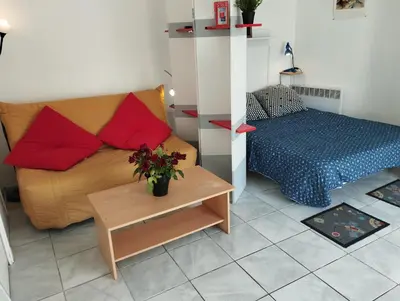 Coin salon dans l'établissement Grand studio sur jardin Nantes Beaujoire B