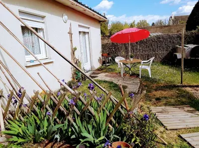 Jardin de l'établissement Grand studio sur jardin Nantes Beaujoire B
