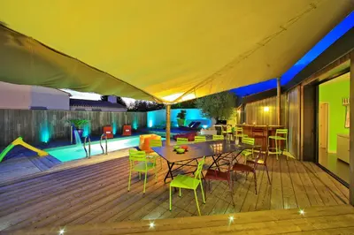Piscine de l'établissement La Chaize - Villa, Suites & Spa ou située à proximité