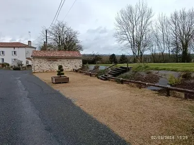 Jardin de l'établissement Gîtes de la Bibudière