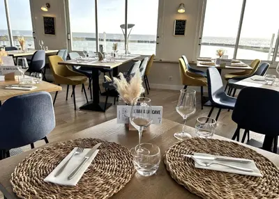 Restaurant ou autre lieu de restauration dans l'établissement Hôtel de charme & SPA Le Grand Large