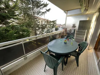 Balcon ou terrasse dans l'établissement Studio Mezzanine Rénové 4 Pers. à 50m Plage avec Parking - FR-1-224C-591
