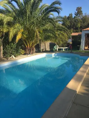 Piscine de l'établissement La Ferme du Preneau ou située à proximité