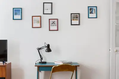 Télévision ou salle de divertissement dans l'établissement L'Atelier Nantais by Cocoonr