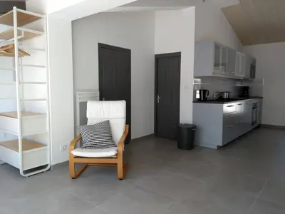 Cuisine ou kitchenette dans l'établissement Maison en bord de mer à Noirmoutier : 3 chambres, jardin clos, internet, parking, plage à 250m - FR-1-224B-646