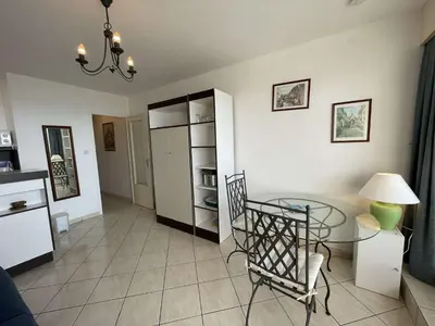 Cuisine ou kitchenette dans l'établissement Studio à St-Jean-de-Monts avec parking et balcon fermé - FR-1-224C-212